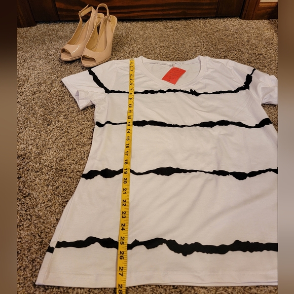 Lunivop Women's Tshirt - Picture 9 of 9